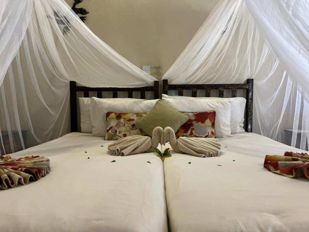 Thebe River Safaris Kasane Ngoại thất bức ảnh